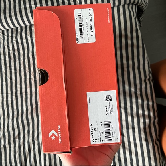 AVAILABLE - BNIB Converse Chuck 70s - Washed Gray/Black - Picture 6 of 7